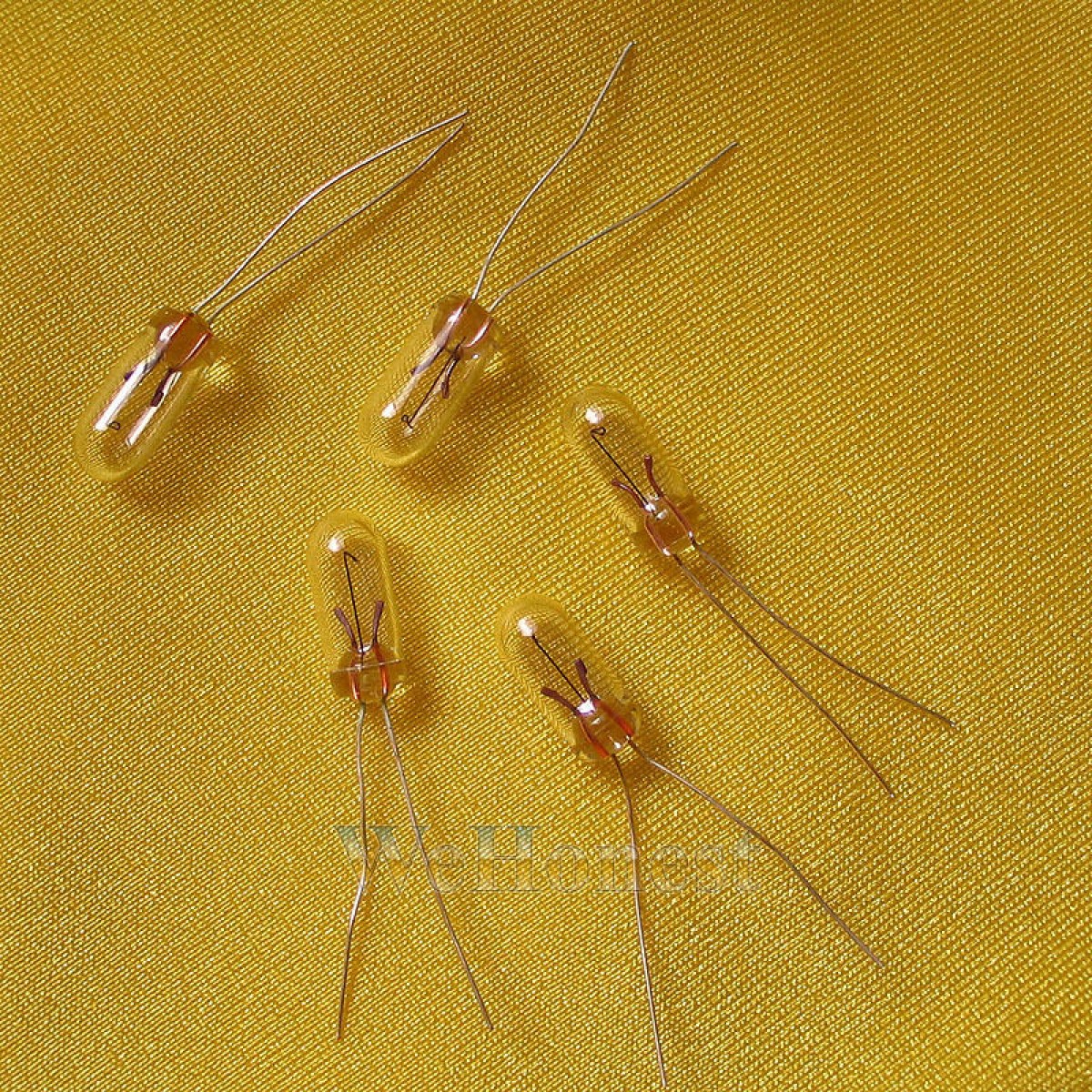      20 x Dia. 4.7mm Clear 3V Grain of Wheat bulbs (WeHonest)